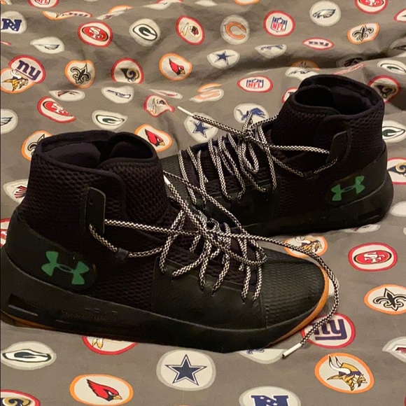 Under Armour Basketball Shoes so 10 - Picture 2 of 5